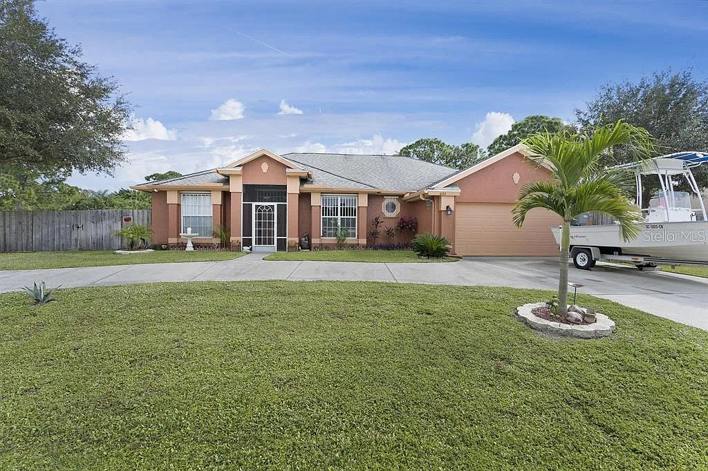 3 bed, 2.0 bath, 1959 sqft, $3,100 — Photo 1