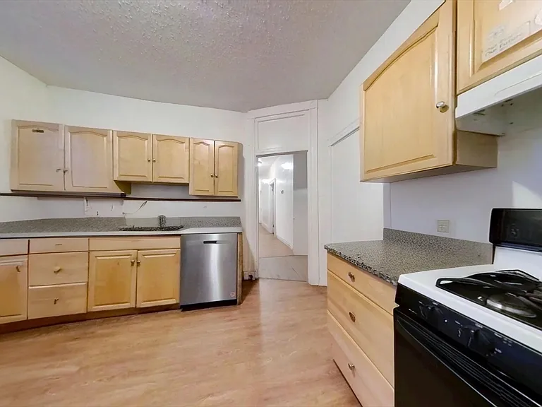 39 Cherokee St #2 — Photo 8