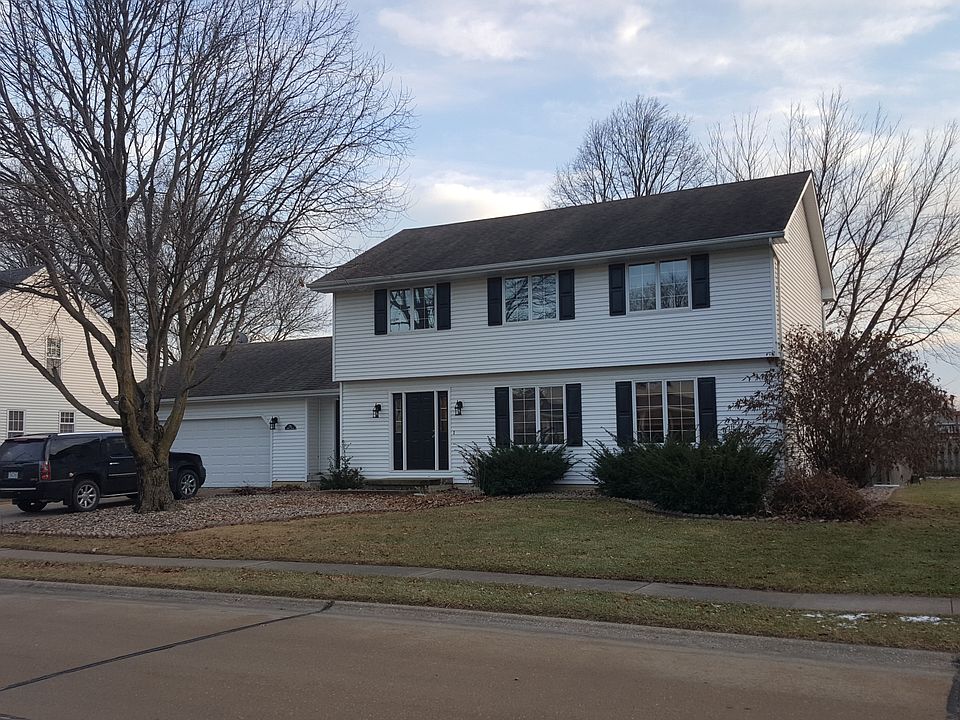 Classic updated colonial with new vinyl siding