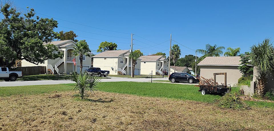 2nd image of 16112 Villa Dr