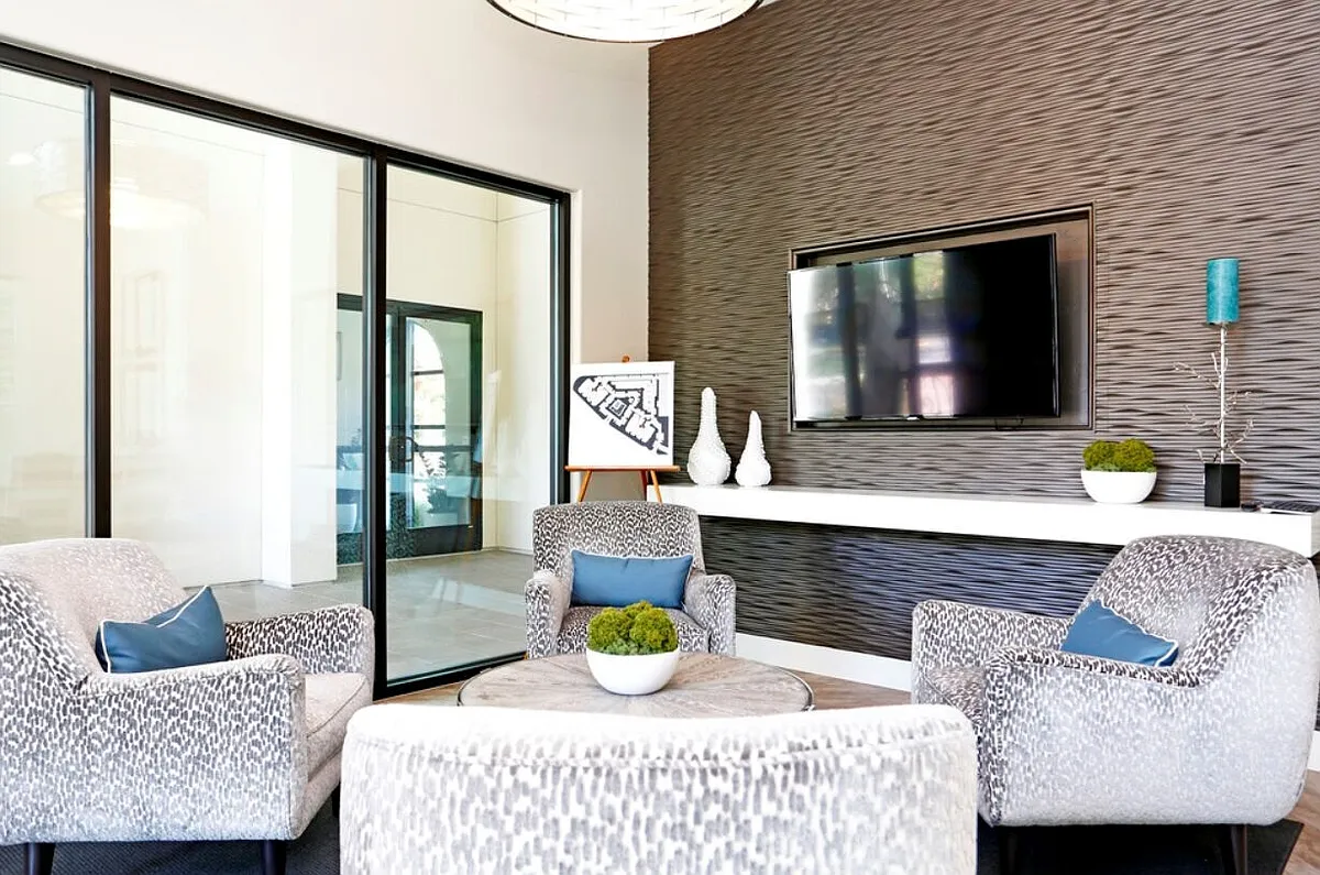 Building Photo - Hacienda Apartments