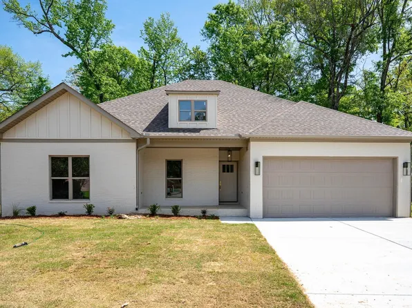 47 Bowling Ln, Conway, AR 72032