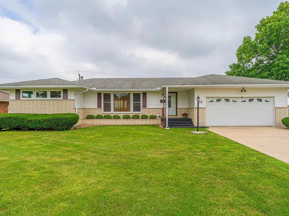 23 Sycamore Ln, Lincoln, IL 62656