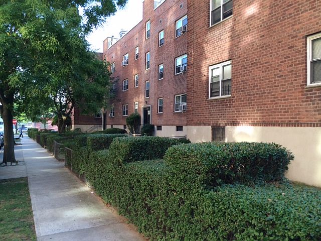 1st image of 4248 201st St APT 4A
