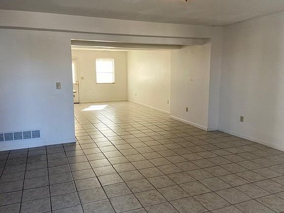 2nd image of 211 W Vine St