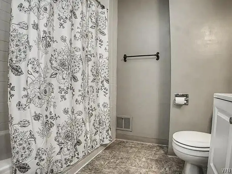 493 Delaware Ave #3 — Photo 37