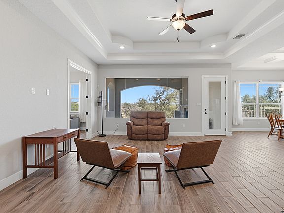 3rd image of 136 Vista View Pl