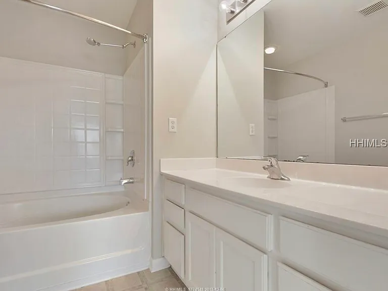303 East Ave — Photo 10