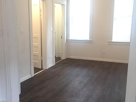 5th image of 1942 S Fairfield Ave #1