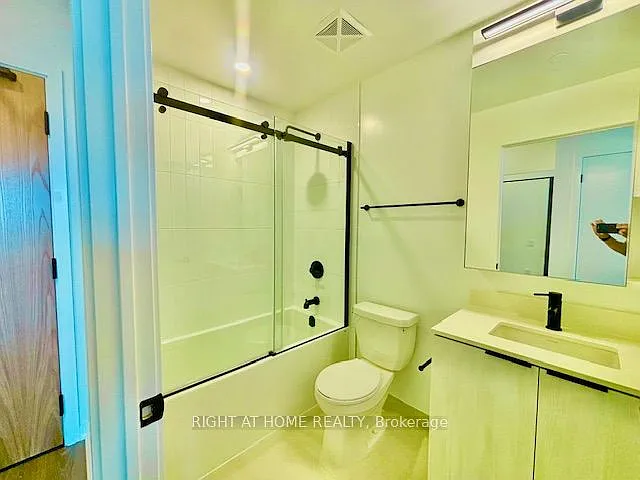 2495 Eglinton Ave W #1202 — Photo 12