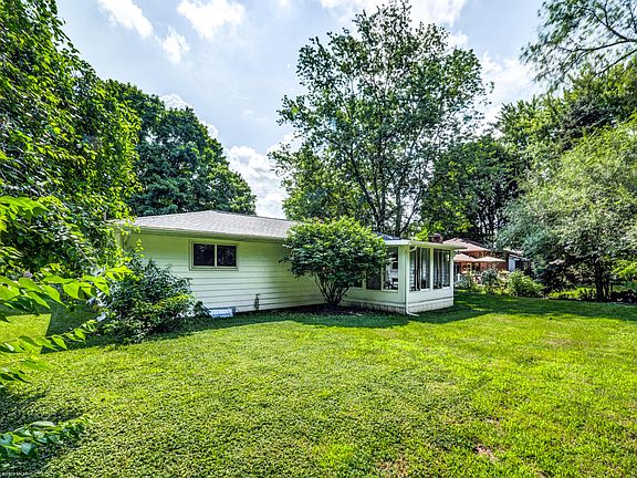 2nd image of 201 Cherry Hill St