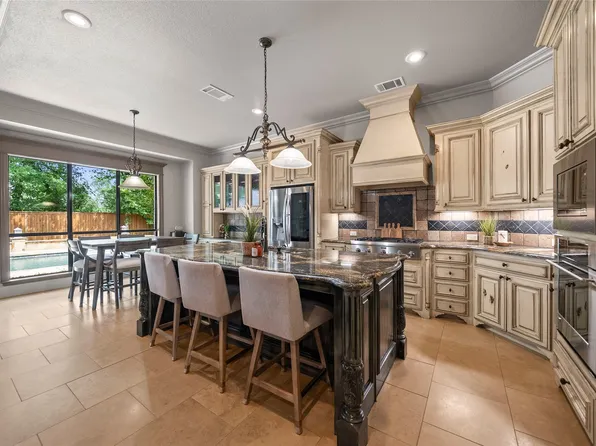 110 Red Oak Dr, Aubrey, TX 76227