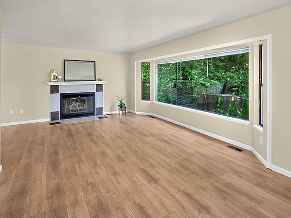 5th image of 10613 184th Ave NE
