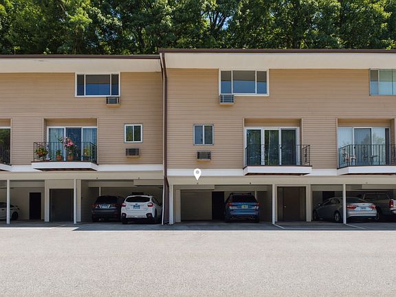 2nd image of 1660 Farmington Avenue #12
