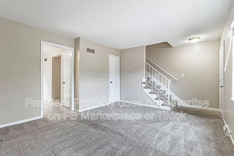 2 bed, 1.5 bath, 935 sqft, $1,295 — Photo 3