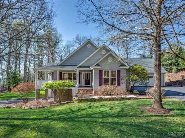 202 Central Dr, Laurel Park, NC 28739