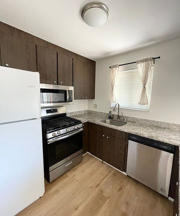 1st image of 24 Park Ln