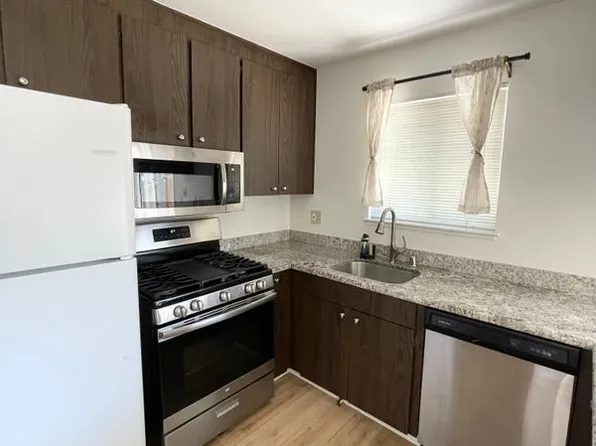 24 Park Ln, Richmond, CA 94803
