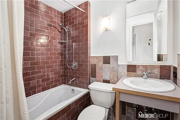 Sold by R New York | media 23