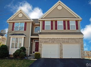 15 Michalik Dr, Sayreville, NJ 08872