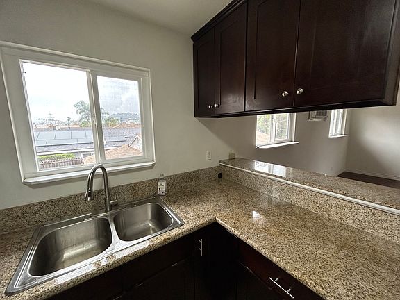 3rd image of 2921 N Coolidge Ave
