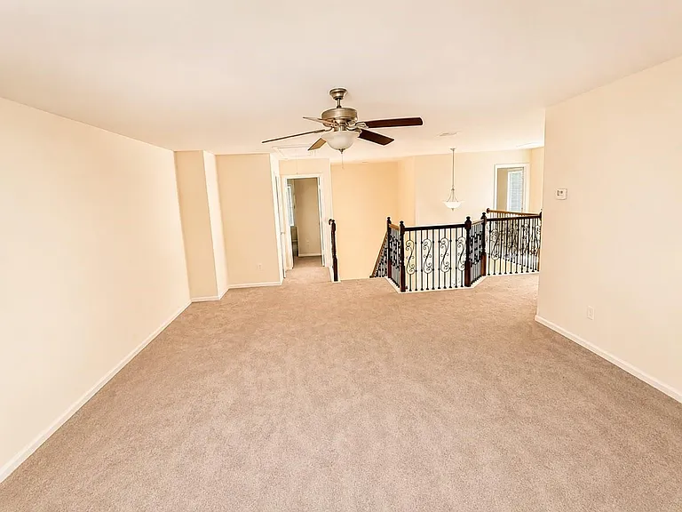 7827 Mesquite Manor Ln — Photo 10