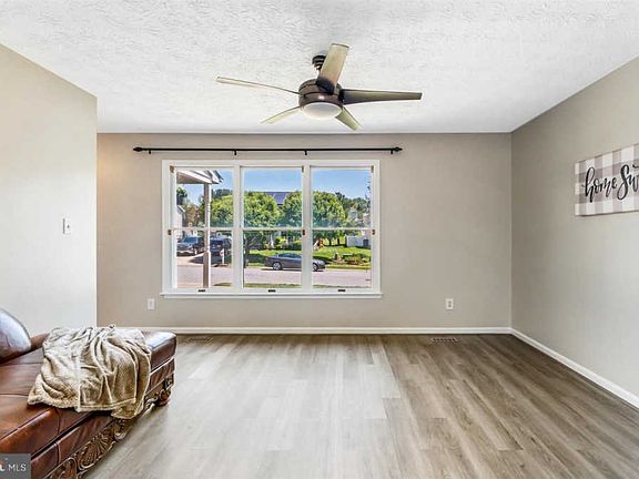 5th image of 1508 Aviemore Pl