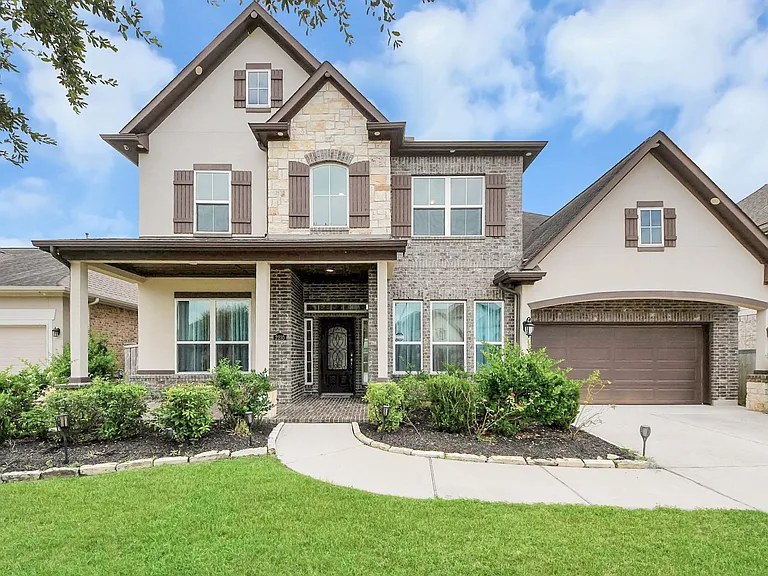 2210 Captain Davis Dr — Photo 2