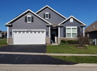 6300 Doral Dr, Gurnee, IL 60031