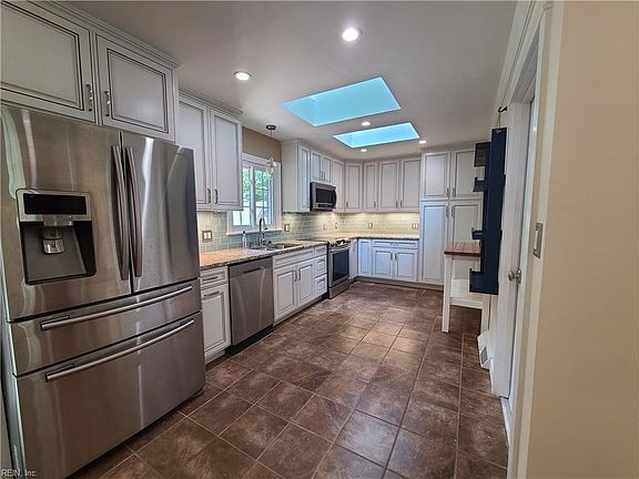 2nd image of 213 Talley Pl