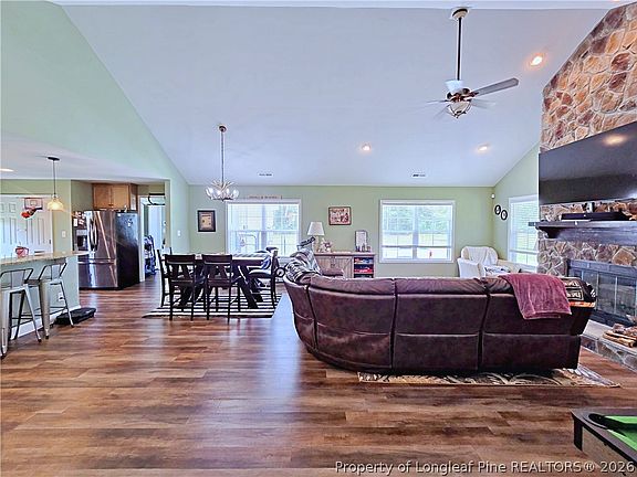 5th image of 530 Browning Dr