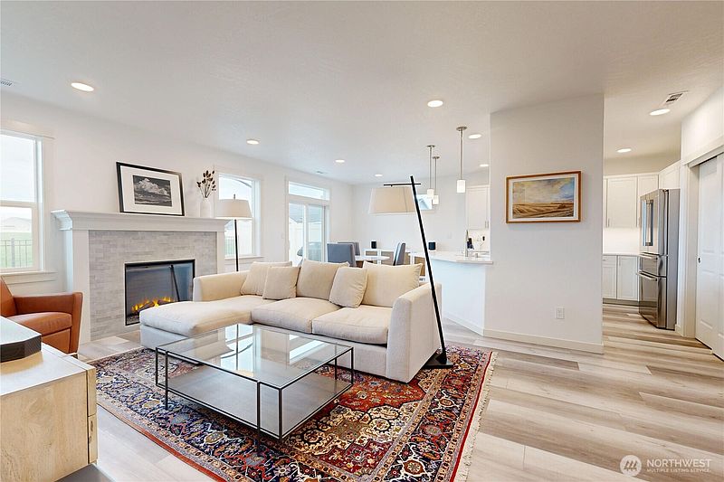 4th image of 1428 Pat Avenue