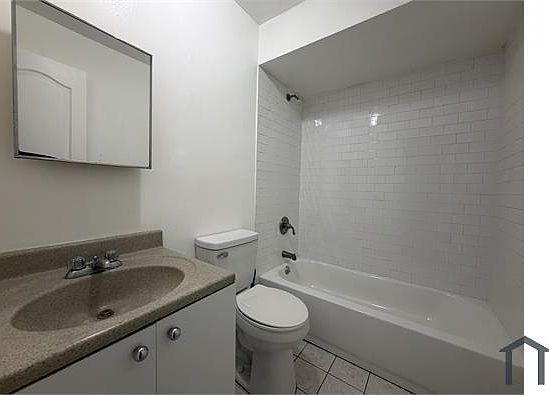 3rd image of 48 Ludwig Ln #1