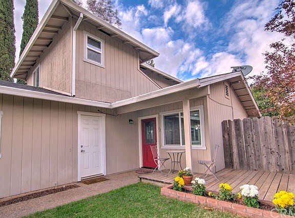 3rd image of 12 McKinley Ln