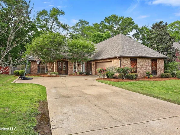 110 Bear Creek Ct, Canton, MS 39046