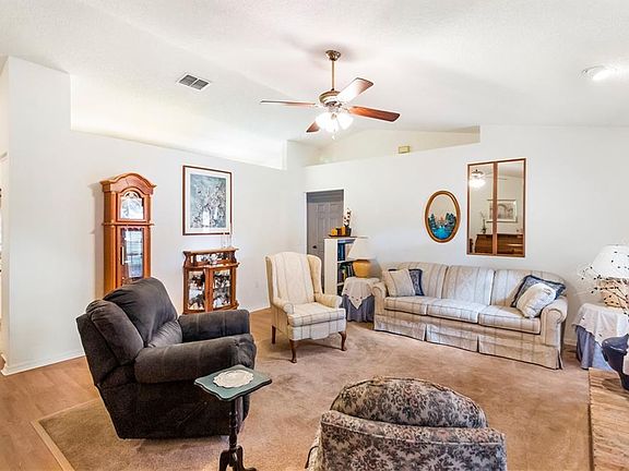 3rd image of 7204 Regent Dr