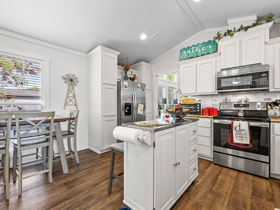 424 N Broadway St Joshua TX Zillow