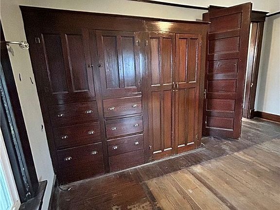 4th image of 214 N Long St
