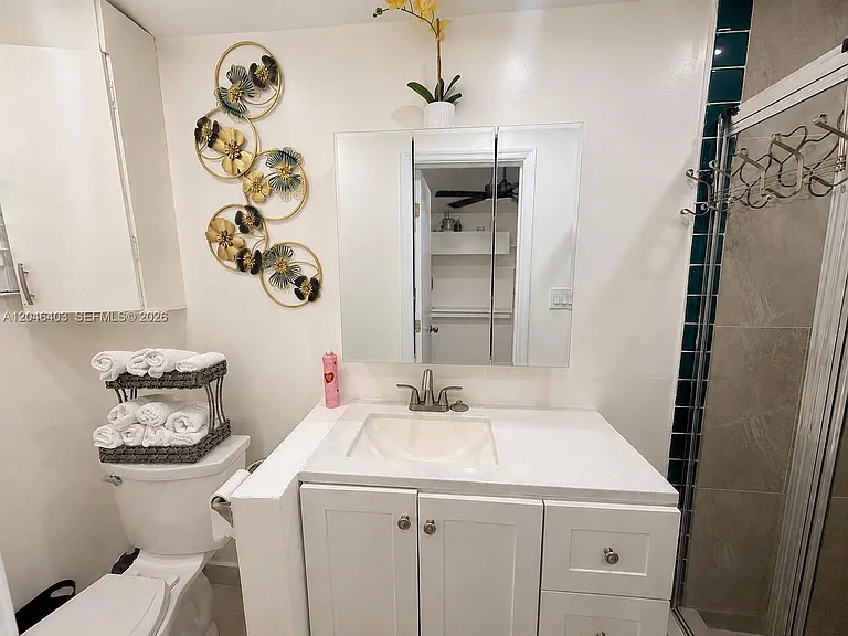 6118 Mayo St #3 — Photo 7
