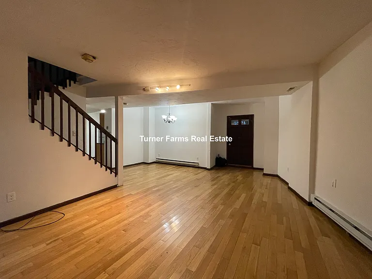 89 Sheridan St #1A — Photo 9