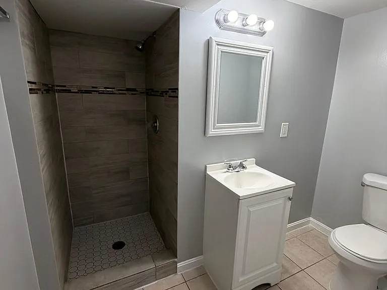 932 Elton Ave — Photo 12