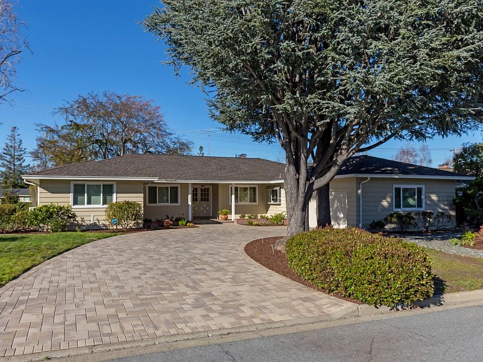 1st image of 20267 Glen Brae Dr