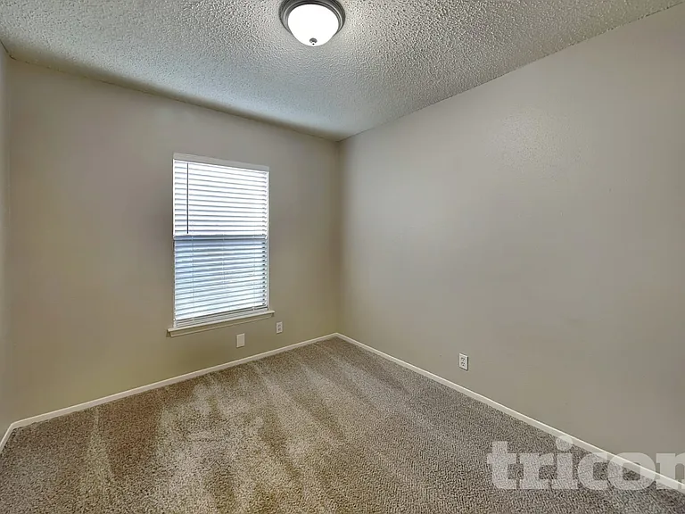 9506 Sugarloaf Dr — Photo 13