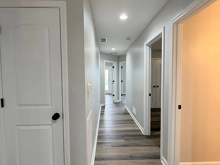 7020 Caravan Dr — Photo 8
