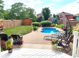 14 Round Leaf Ct, Barrie, ON L4N 9N3