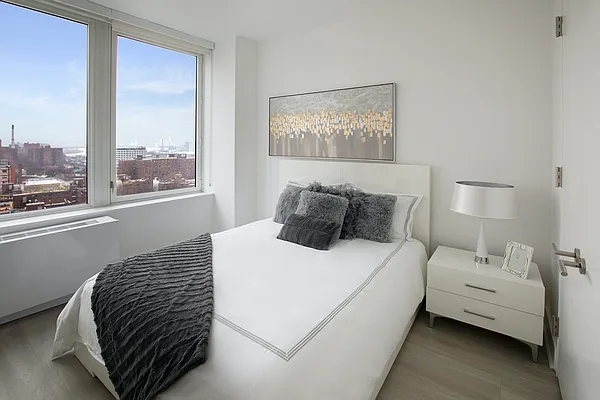 Rented by Red Apple Group | media 9