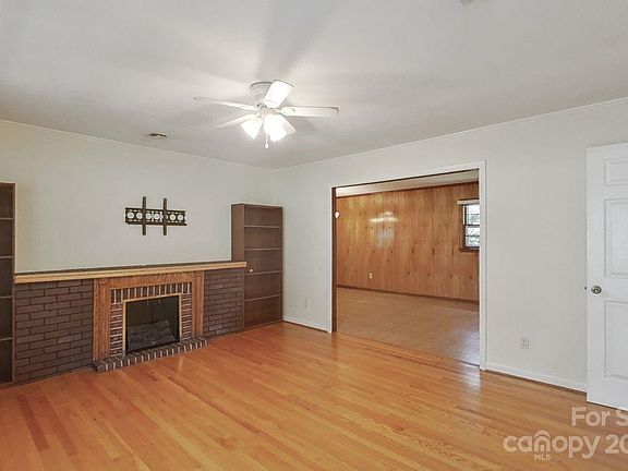5th image of 309 S Toria Dr