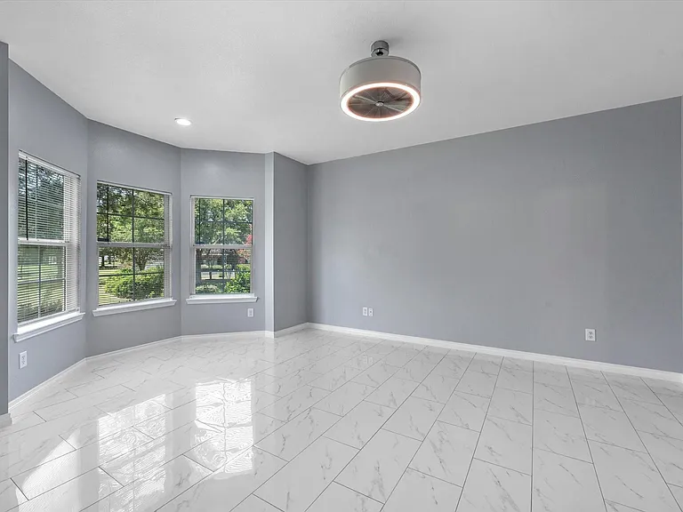 6131 Settlers Lake Cir W — Photo 7