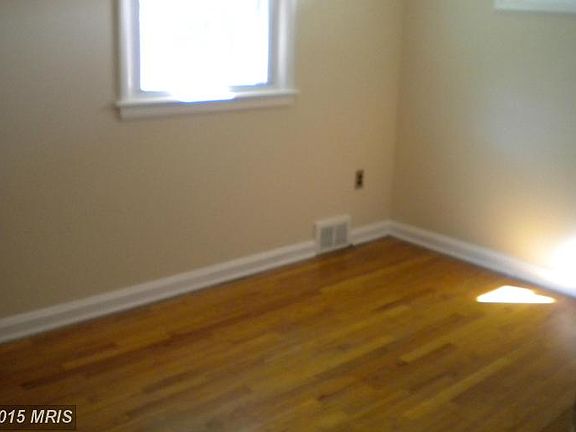 3rd image of 6611 Juneau St