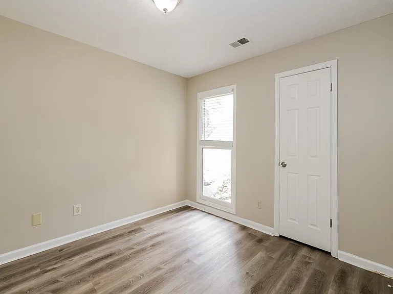 488 Mysen Dr — Photo 13